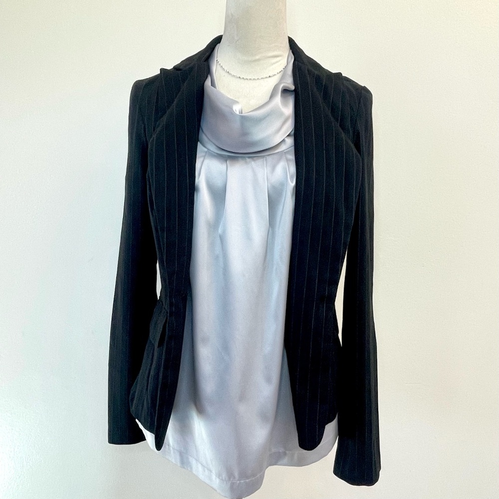 Ann Taylor Silver Cowl Neck Sleeveless Blouse XS Satin Look - Picture 6 of 8